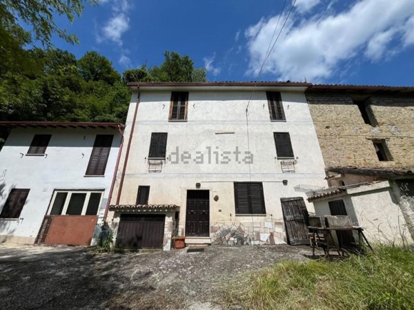 casa indipendente in vendita ad Agosta in zona Madonna della Pace
