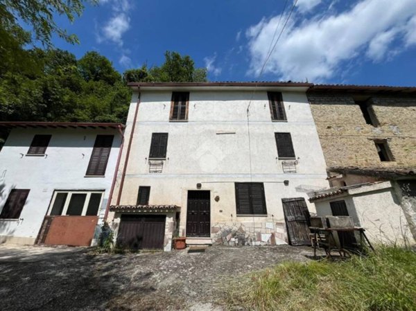 casa indipendente in vendita ad Agosta in zona Madonna della Pace