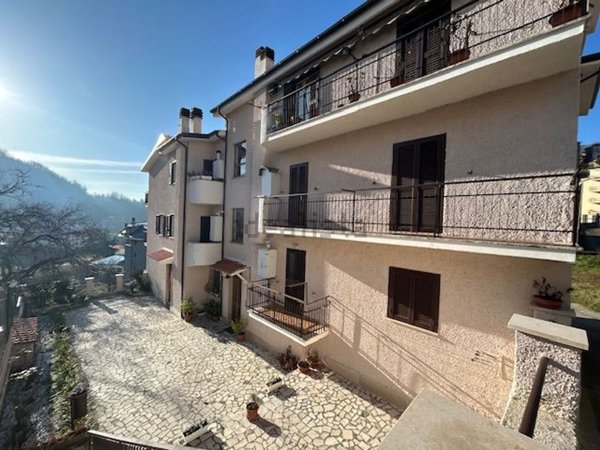 appartamento in vendita ad Agosta