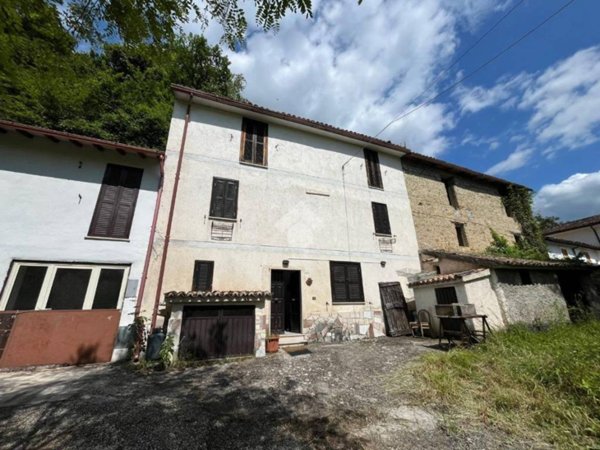 casa indipendente in vendita ad Agosta in zona Madonna della Pace