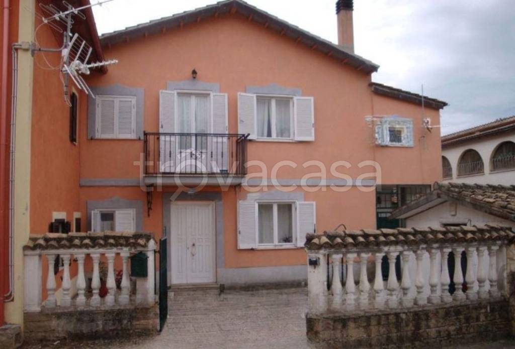 appartamento in vendita ad Agosta in zona Madonna della Pace