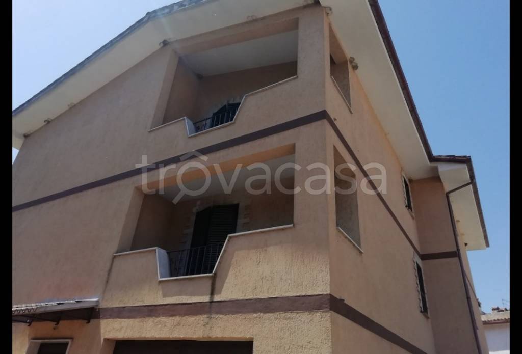 appartamento in vendita ad Agosta in zona Tostini