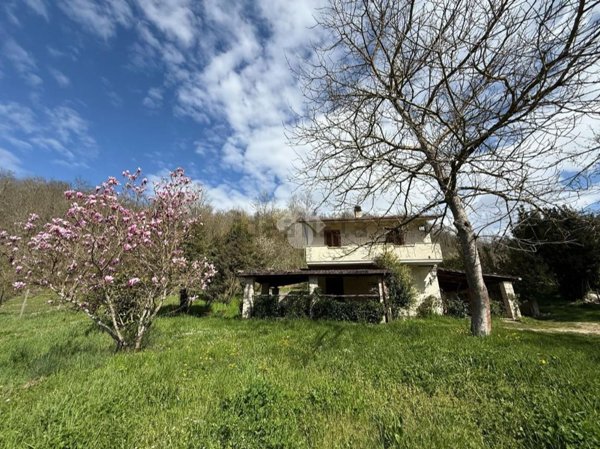 casa indipendente in vendita ad Agosta in zona La Vasca