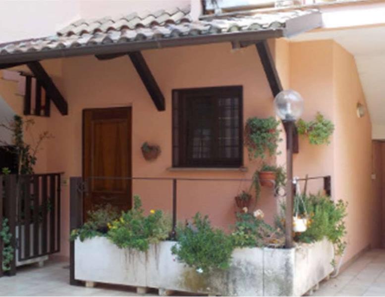 appartamento in vendita ad Albano Laziale in zona Marfoli