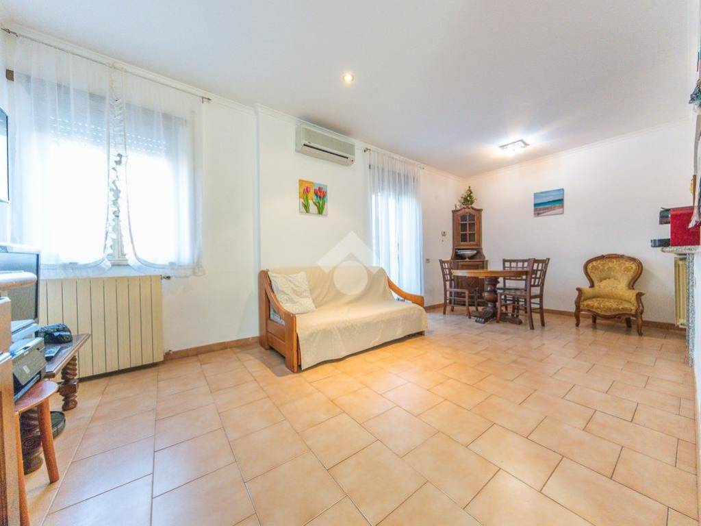 appartamento in vendita ad Albano Laziale in zona Marfoli