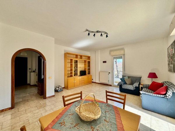 appartamento in vendita ad Albano Laziale in zona Pavona