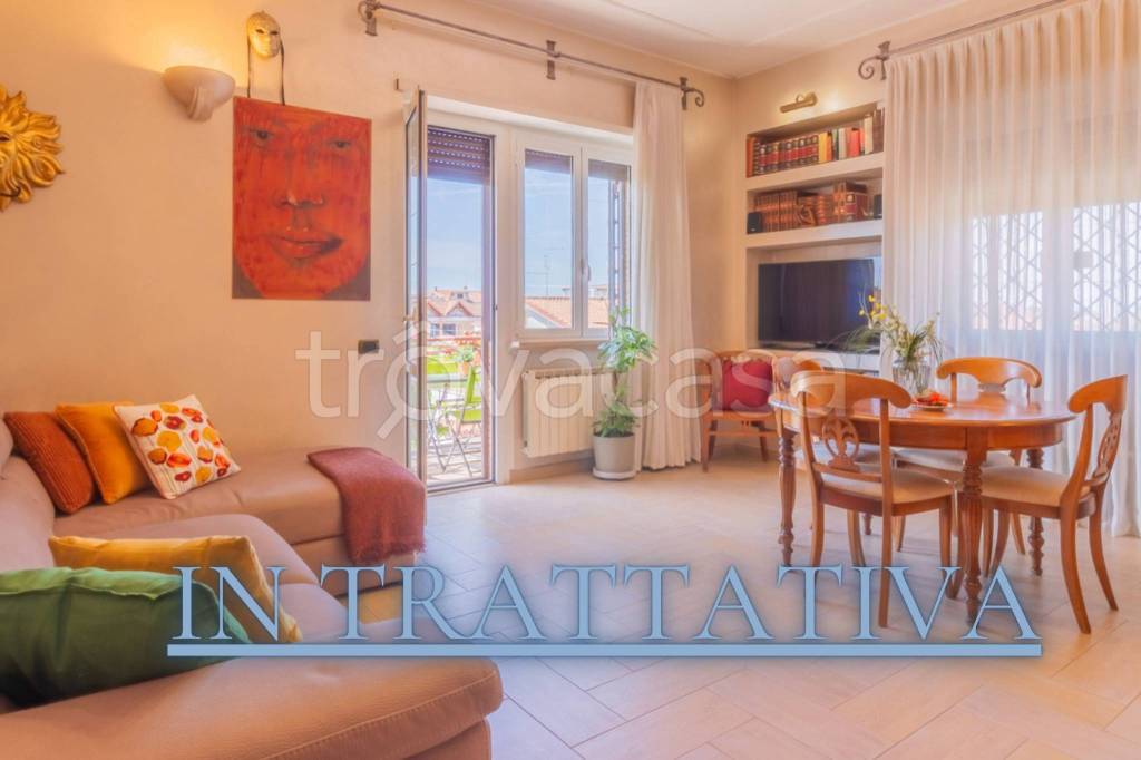appartamento in vendita ad Albano Laziale in zona Pavona