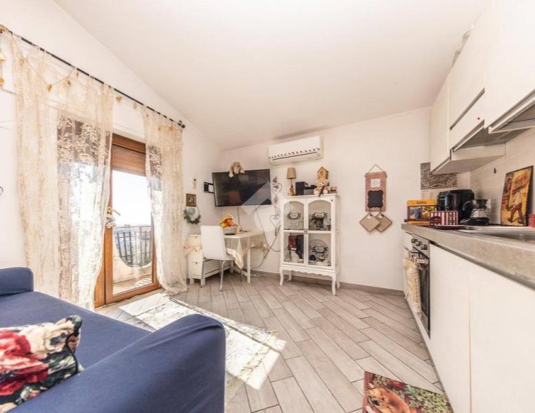 appartamento in vendita ad Albano Laziale in zona Pavona