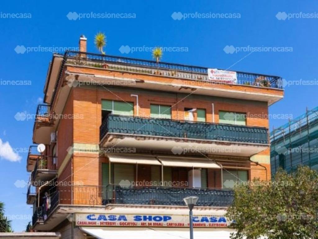 appartamento in vendita ad Albano Laziale in zona Pavona