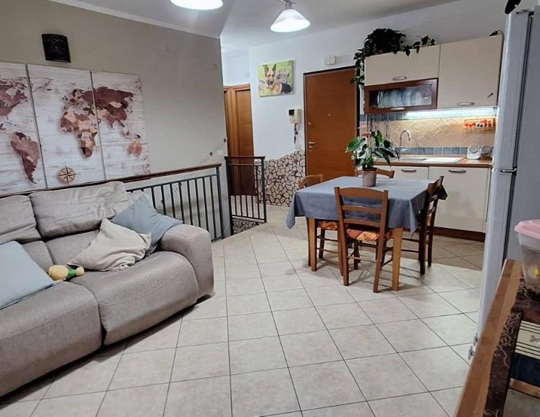 appartamento in vendita ad Albano Laziale in zona Cecchina