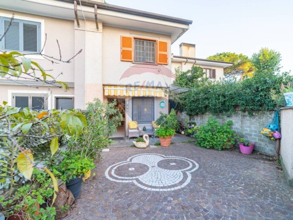 casa indipendente in vendita ad Albano Laziale