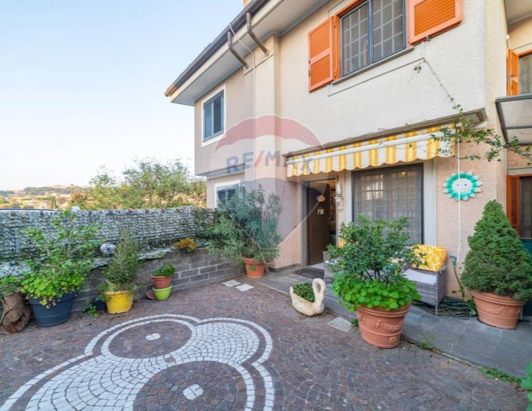 casa indipendente in vendita ad Albano Laziale