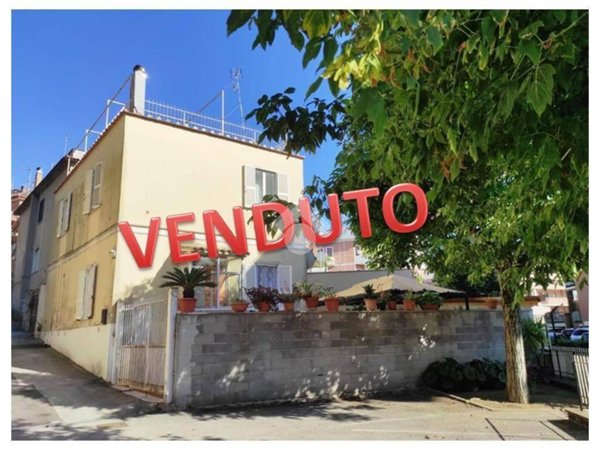 casa indipendente in vendita ad Albano Laziale