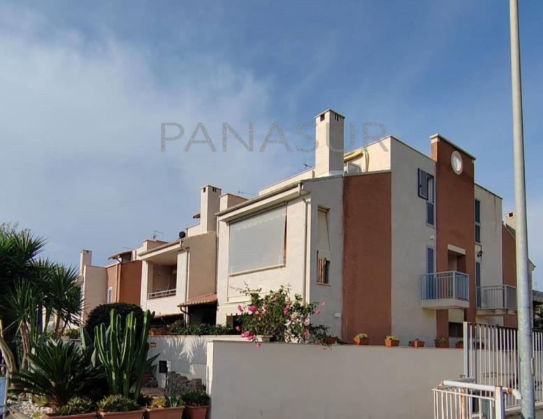 casa indipendente in vendita ad Albano Laziale in zona Cecchina