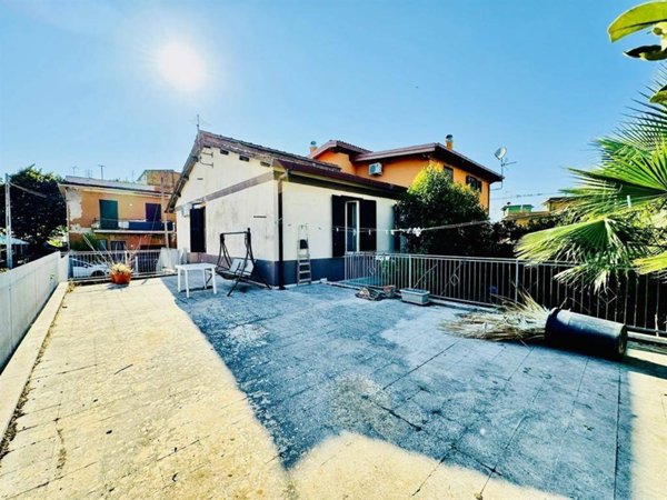 appartamento in vendita ad Albano Laziale in zona Pavona