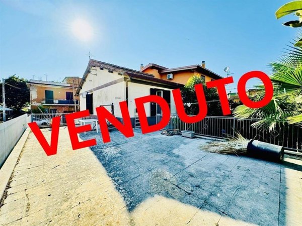 appartamento in vendita ad Albano Laziale in zona Pavona