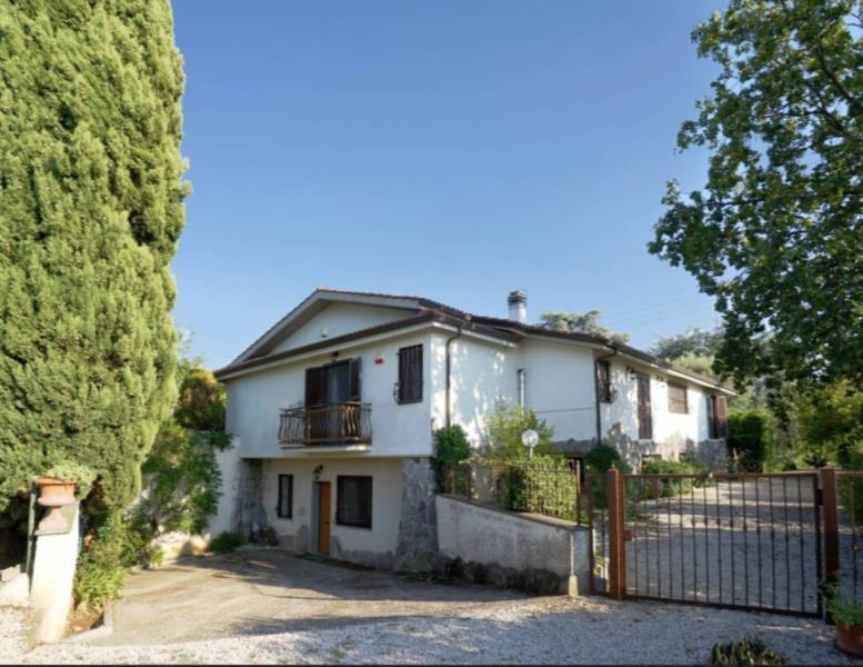 casa indipendente in vendita ad Albano Laziale in zona Cecchina