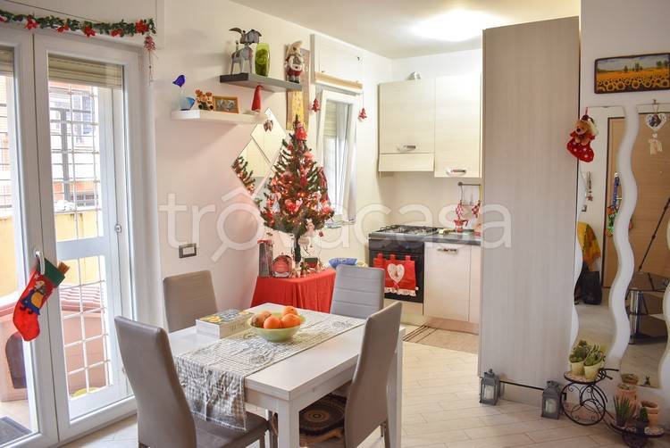 appartamento in vendita ad Albano Laziale in zona Pavona