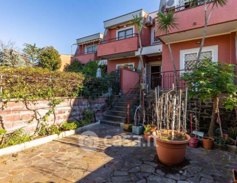 casa indipendente in vendita ad Albano Laziale in zona Cecchina