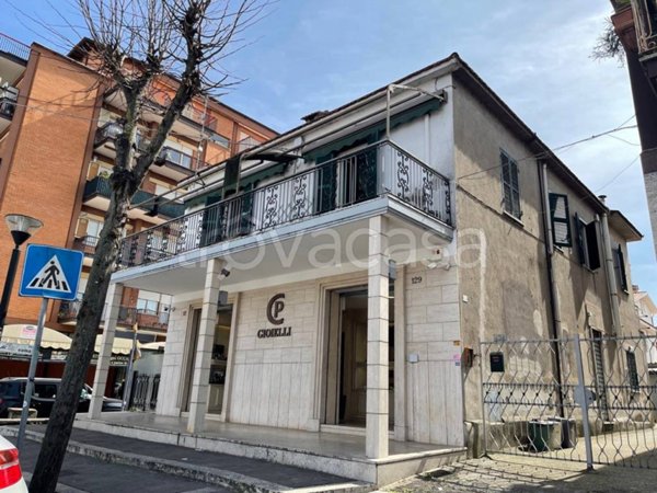 appartamento in vendita ad Albano Laziale in zona Pavona