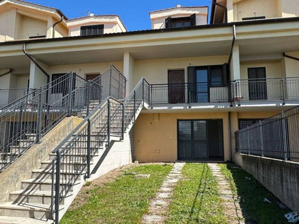 casa indipendente in vendita ad Albano Laziale