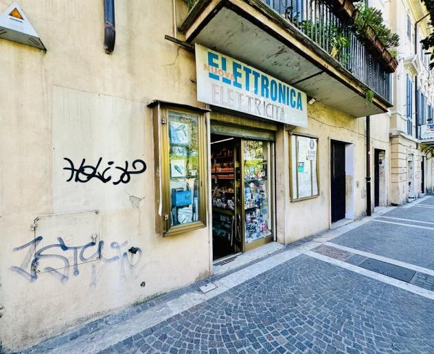 negozio in vendita ad Albano Laziale