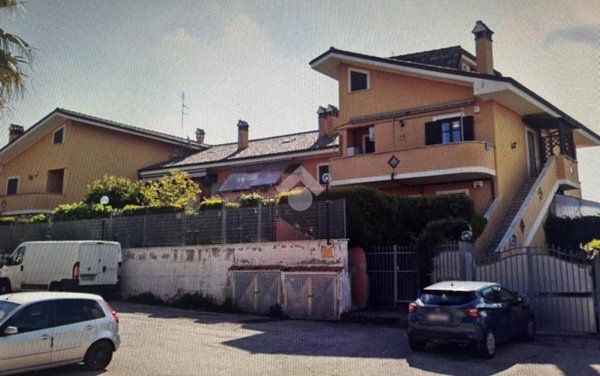 appartamento in vendita ad Albano Laziale in zona Cecchina