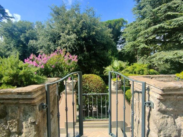 casa indipendente in vendita ad Albano Laziale