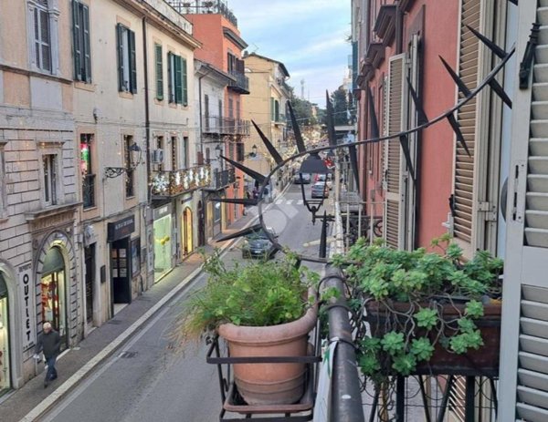 appartamento in vendita ad Albano Laziale