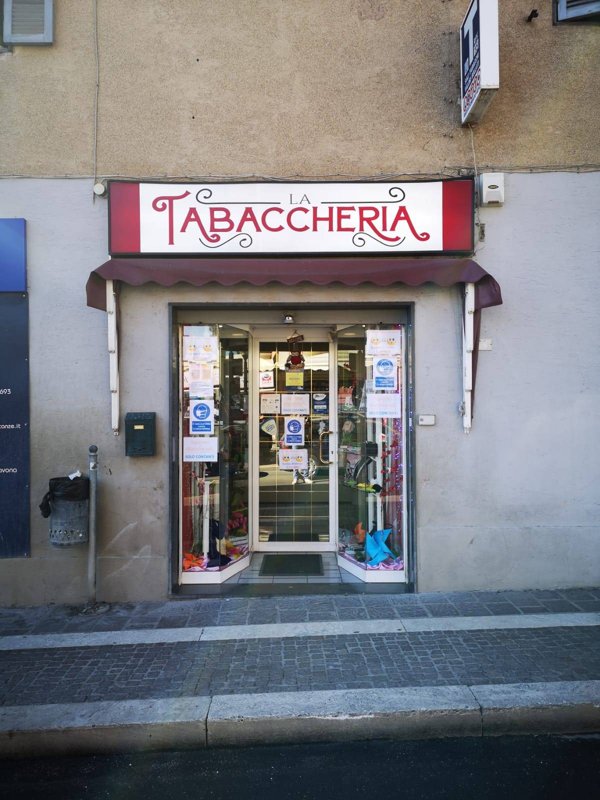 locale commerciale in vendita ad Albano Laziale in zona Pavona