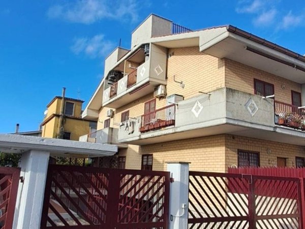 appartamento in vendita ad Albano Laziale in zona Cecchina