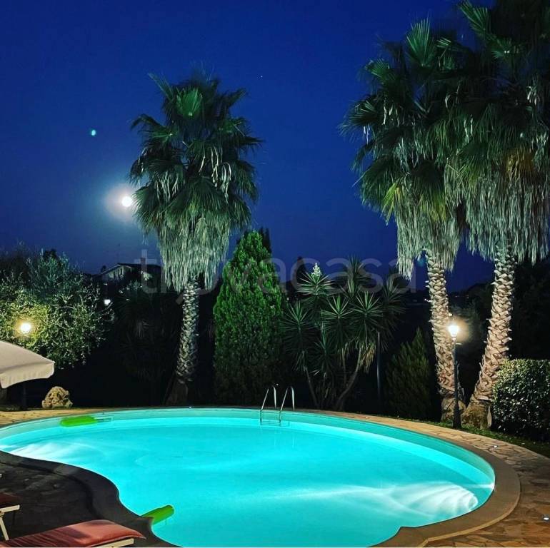 casa indipendente in vendita ad Albano Laziale