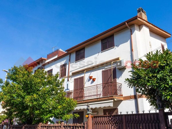 appartamento in vendita ad Albano Laziale in zona Pavona