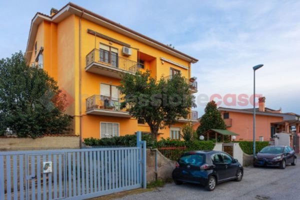appartamento in vendita ad Albano Laziale in zona Pavona