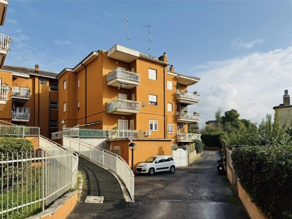 appartamento in vendita ad Albano Laziale