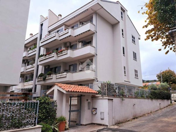 appartamento in vendita ad Albano Laziale