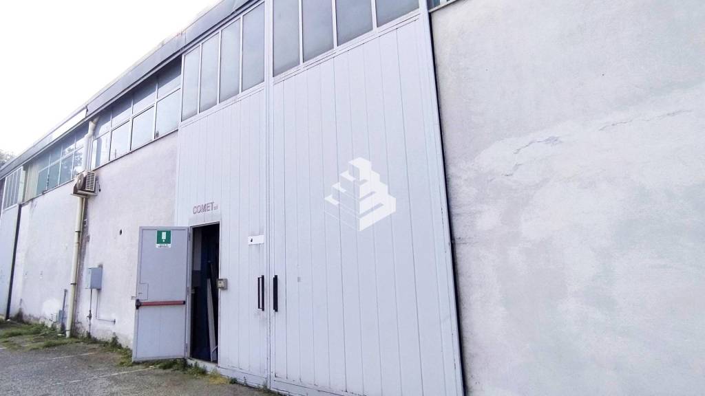 locale commerciale in vendita ad Albano Laziale