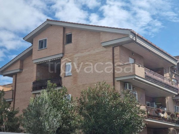 appartamento in vendita ad Albano Laziale in zona Cecchina