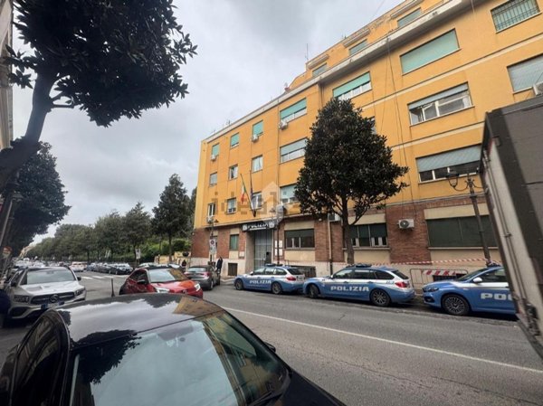 locale commerciale in vendita ad Albano Laziale