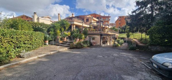 appartamento in vendita ad Albano Laziale in zona Cecchina