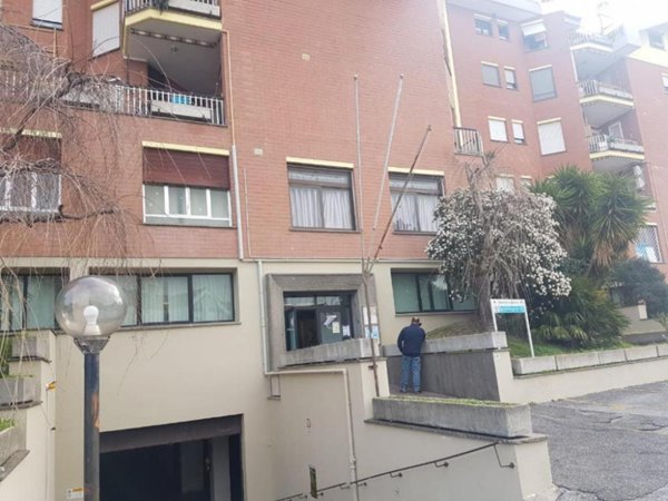 negozio in vendita ad Albano Laziale