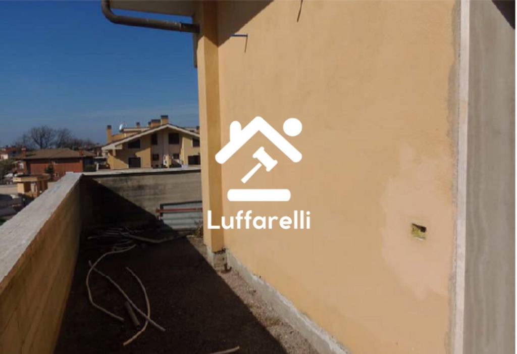 appartamento in vendita ad Albano Laziale in zona Pavona