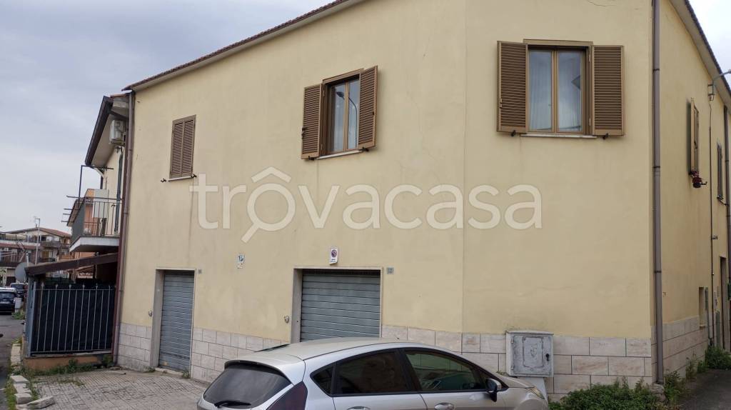 casa indipendente in vendita ad Albano Laziale in zona Cecchina
