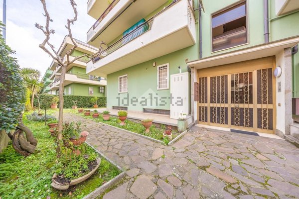 appartamento in vendita ad Albano Laziale in zona Pavona