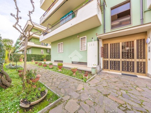 appartamento in vendita ad Albano Laziale in zona Pavona