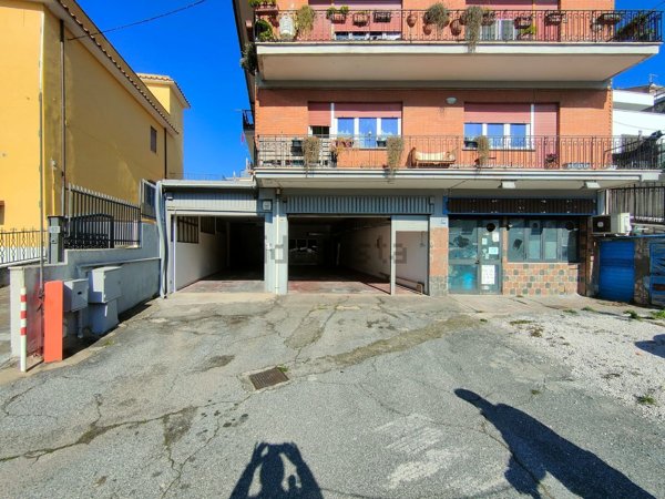 locale di sgombero in vendita ad Albano Laziale