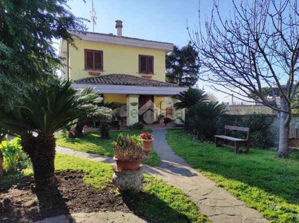 casa indipendente in vendita ad Albano Laziale