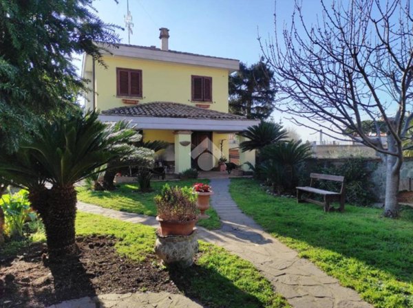 casa indipendente in vendita ad Albano Laziale