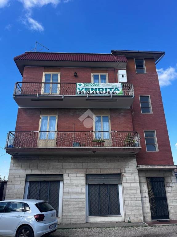 appartamento in vendita ad Albano Laziale in zona Cecchina