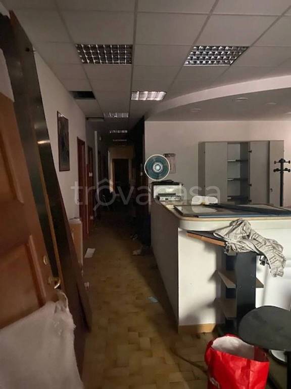 negozio in vendita ad Albano Laziale in zona Marfoli